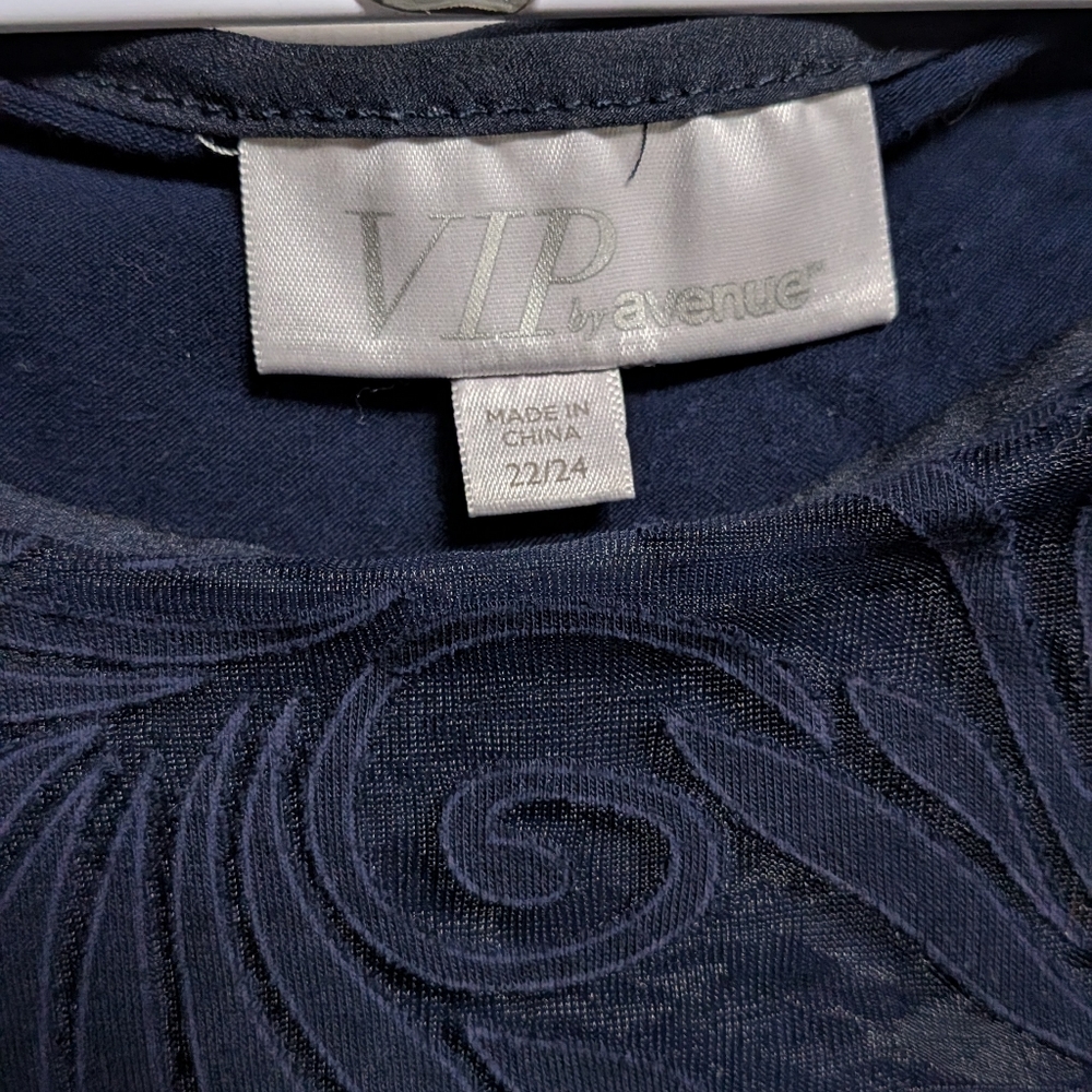 VIP Navy Floral Pattern Short Sleeve Top - Picture 2 of 6